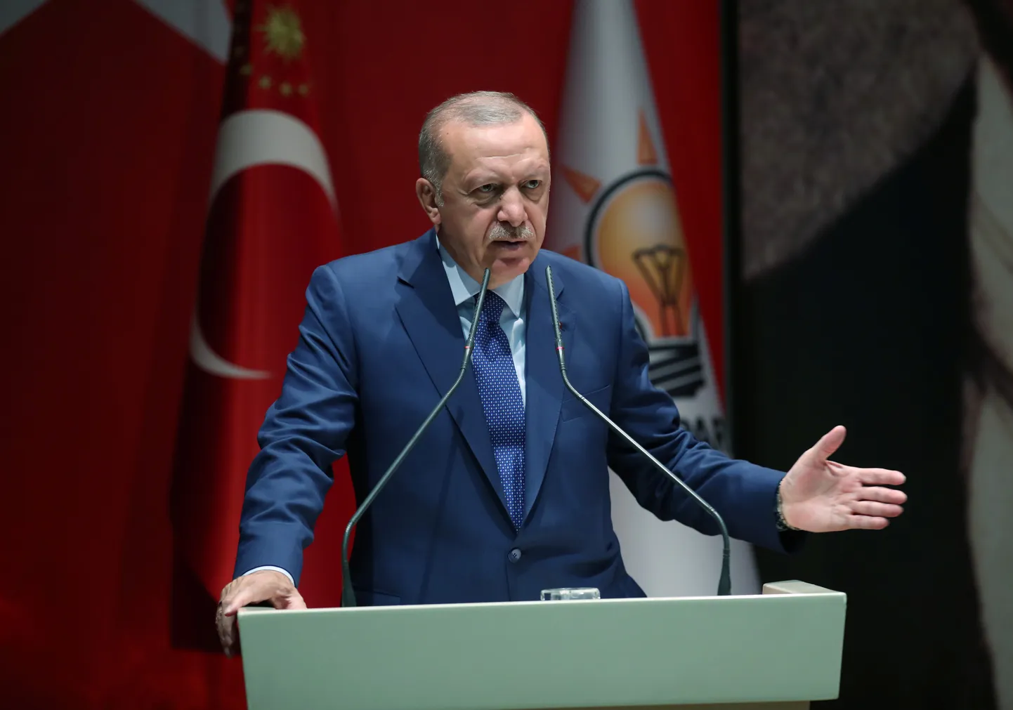 Türgi president Recep Tayyip Erdoğan neljapäeval Ankaras võimuerakonna Õigluse ja Arengu Partei (AKP) ametnikele kõnet pidamas.