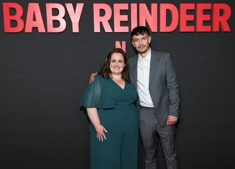 Hittsarja «Baby Reindeer» peaosatäitjad Jessica Gunning ja Richard Gadd.