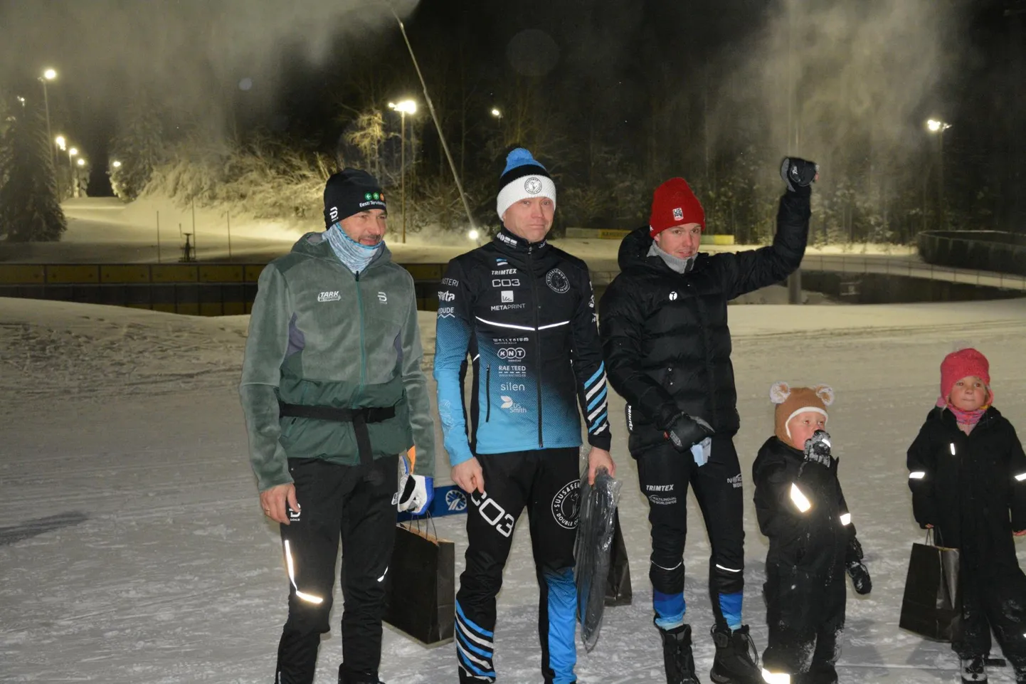 Kolm parimat: Andres Juursalu (keskel), Andrus Veerpalu (vasakul) ja Taavi Lehemaa