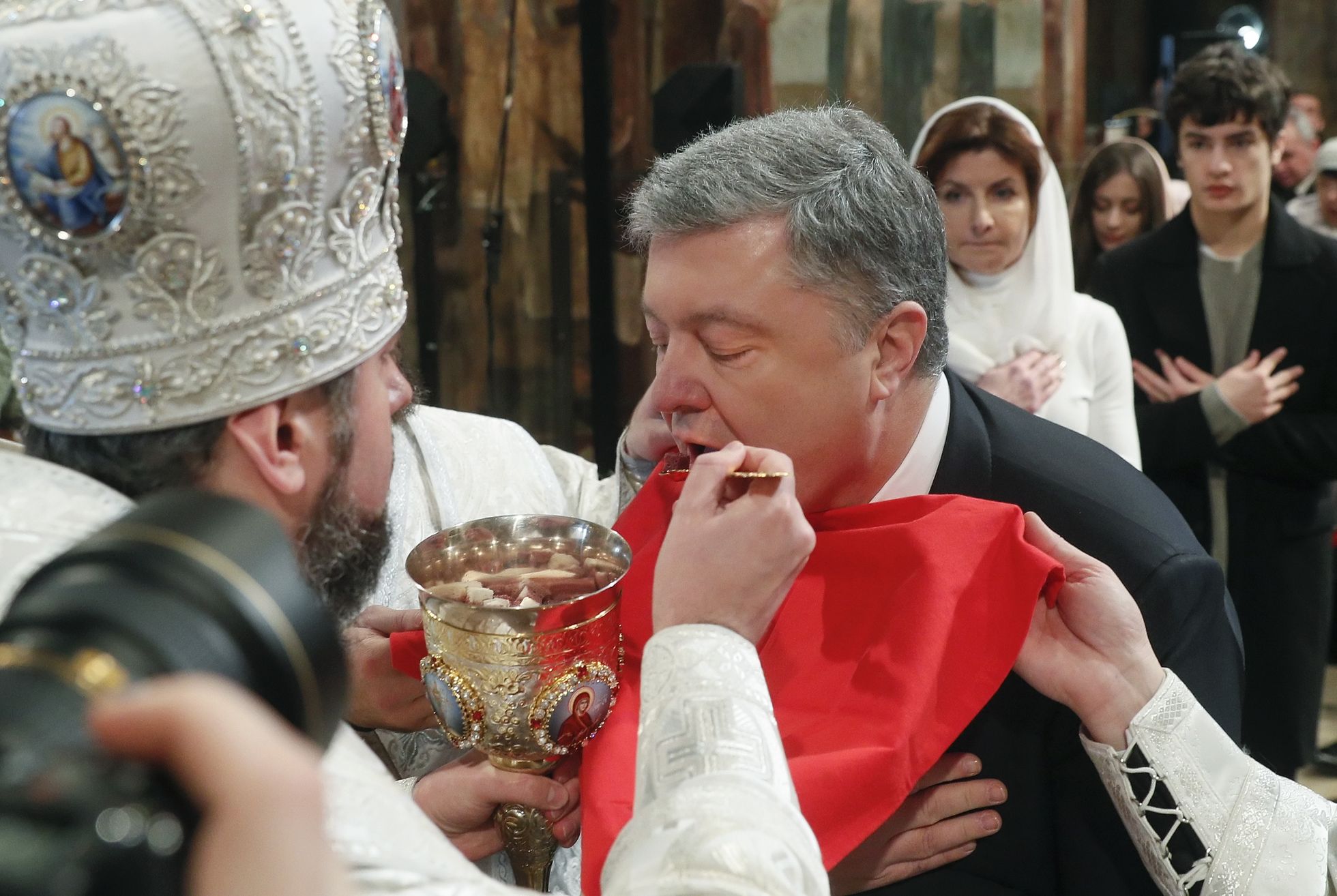 Ukraina president Petro Porošenko osales eile jõulujumalateenistusel Kiievis.