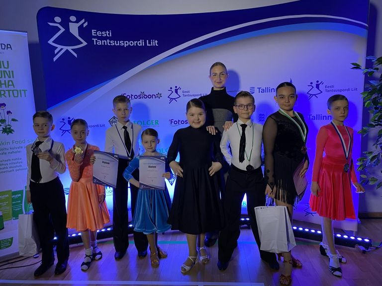 Eldance'i kasvandikud noppisid Eesti esivõistlusel standard- ja Ladina-Ameerika tantsudes eri karva medaleid.