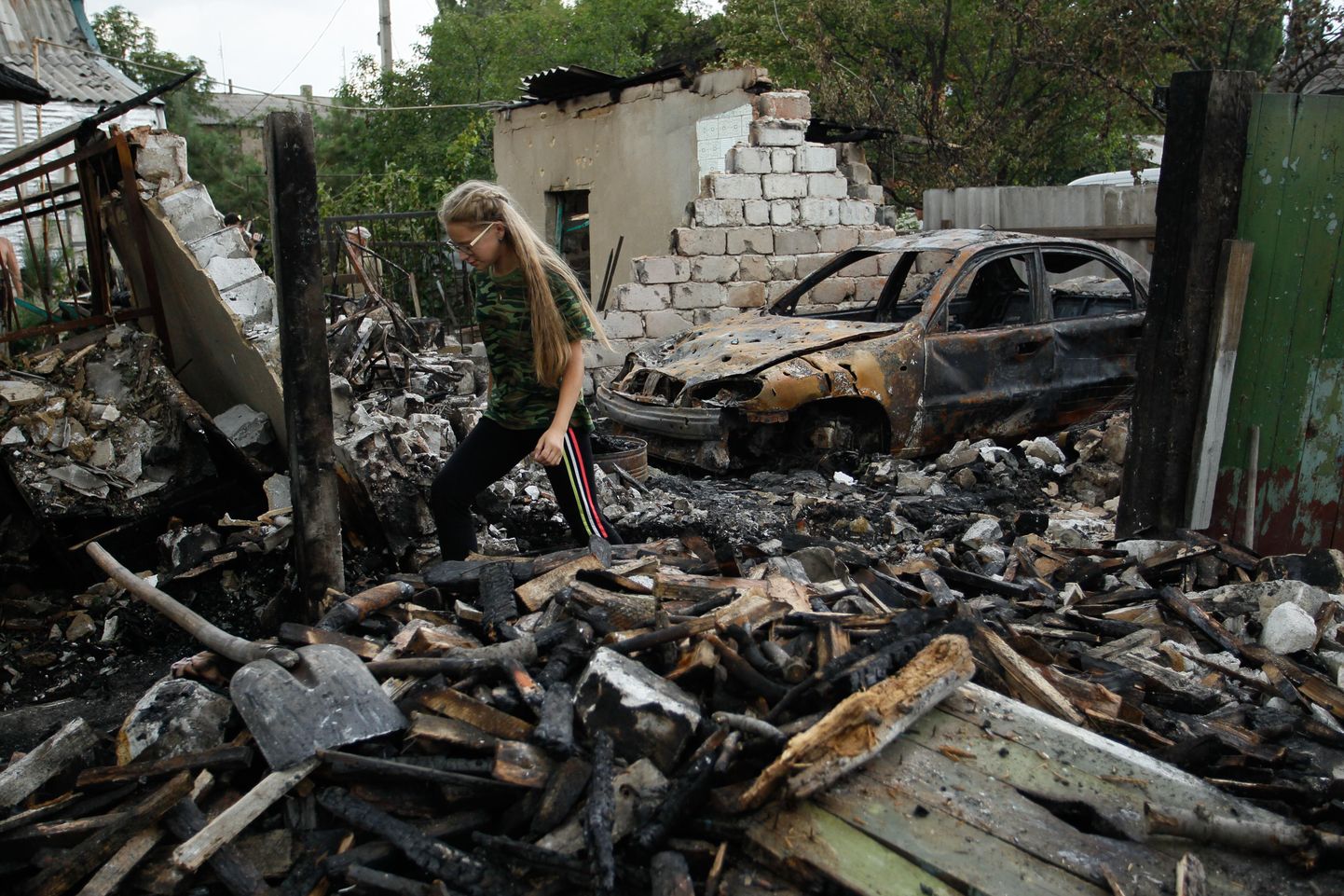 Õhurünnakutest purustatud maja Gorlivkas, Donetski regioonis.
