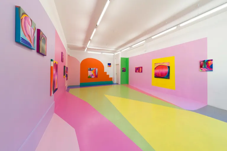 Kristi Kongi näitus «Sädelev täht Magenta. Oli see unes või oli see ilmsi?» Kogo galeriis. Näitusevaade. FOTO:
