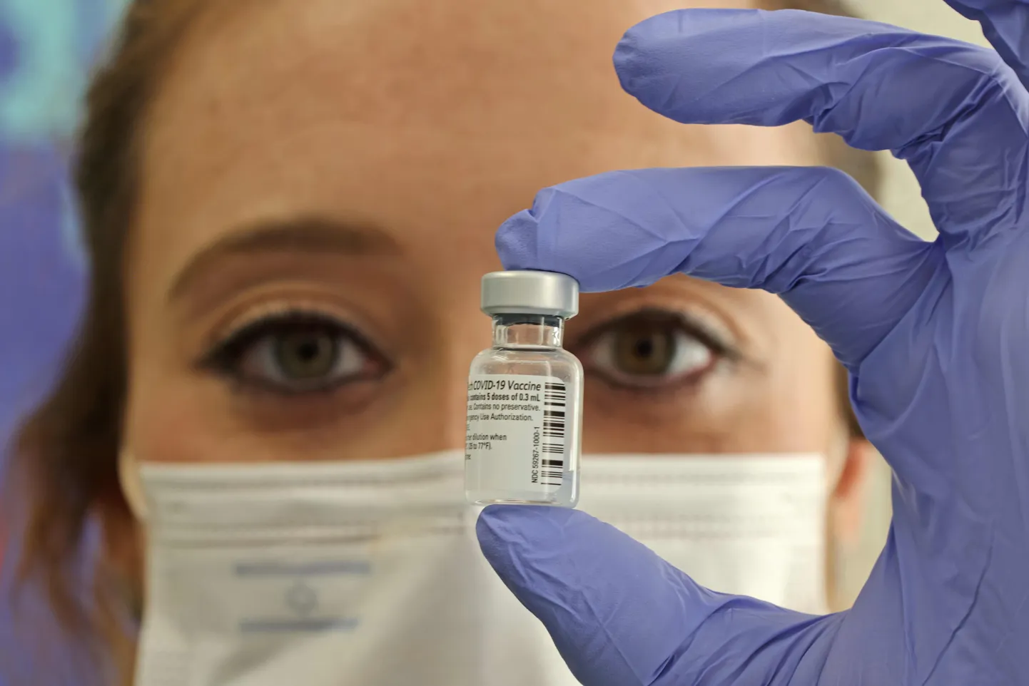 Izraēlā sāk vakcināciju pret Covid-19 ar "Pfizer" izstrādāto vakcīnu