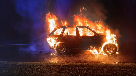 Põlvas süttis auto