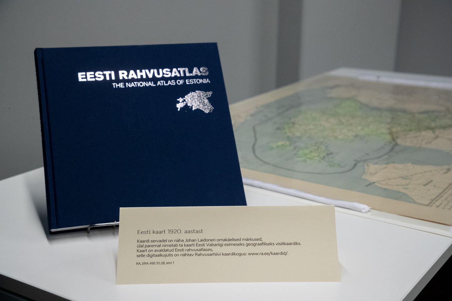 Eesti rahvusatlase esitlus Rahvusarhiivis.