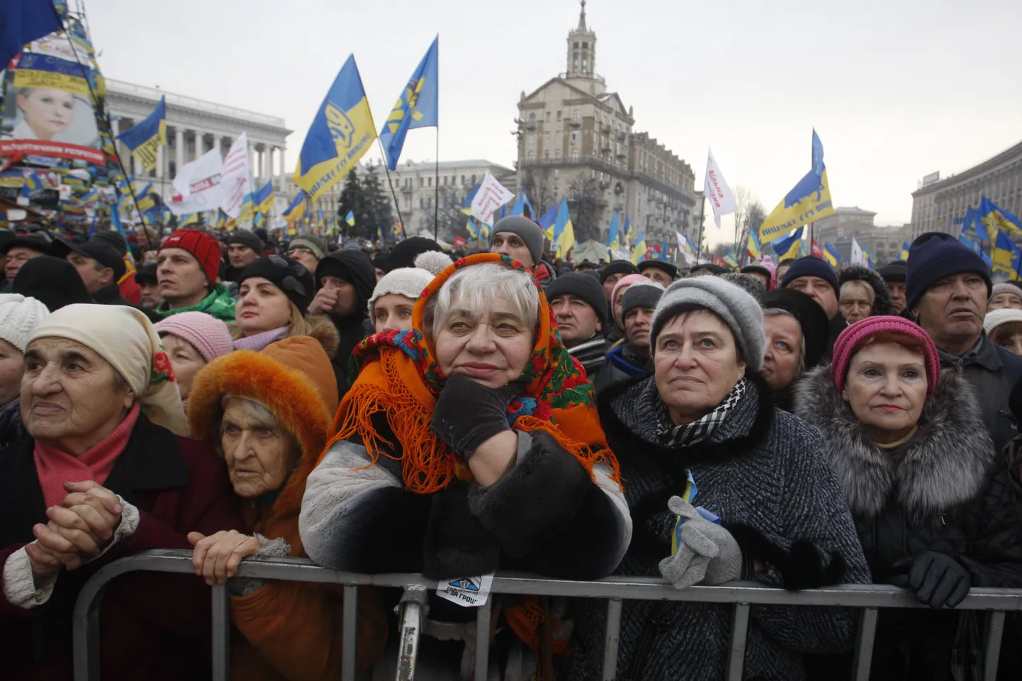 Ukrainalsed püsisid Iseseisvuse väljakul ka eile, avaldades meelt valitsuse otsuse vastu mitte  allkirjastada assotsiatsioonilepet Euroopa Liiduga.