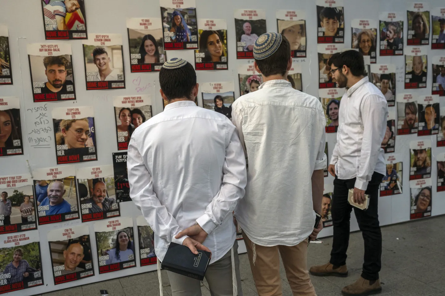 Изображения заложников ХАМАС, захваченных при нападении на Израиль 7 октября 2023 года