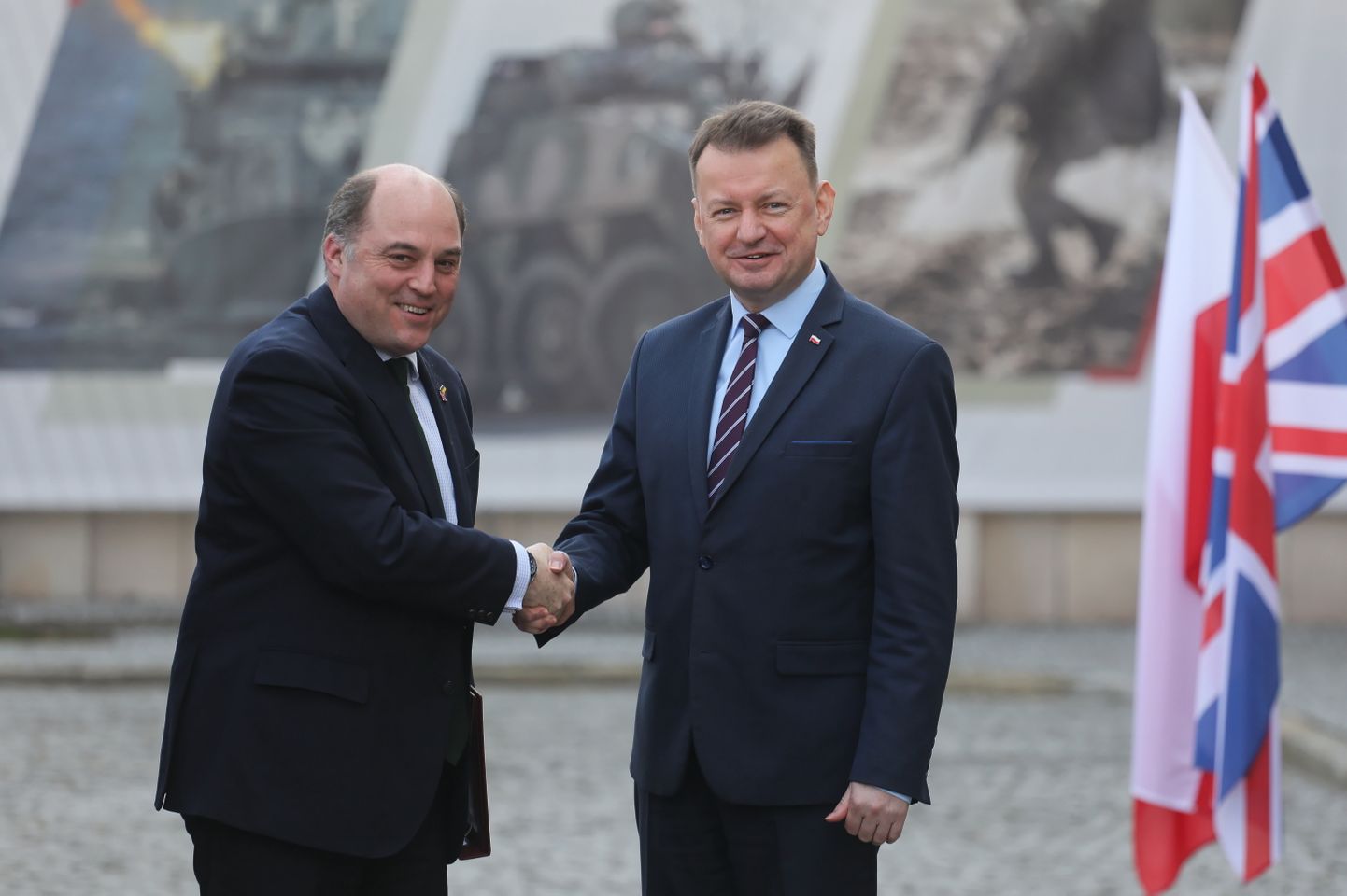 Briti kaitseminister Ben Wallace Poola kolleegi Mariusz Blaszczakiga.