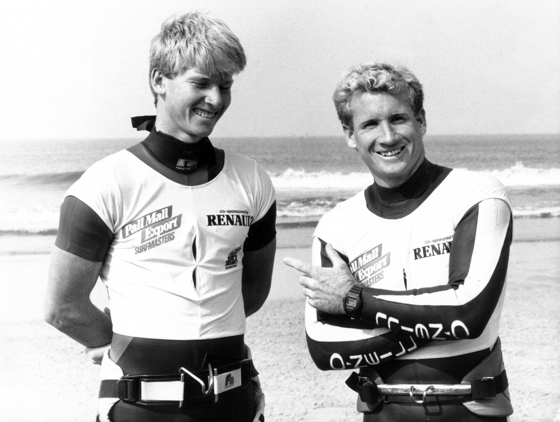 Robby Naish (paremal) 1988. aastal purjelauasõidu maailmameistrivõistlustel koos hollandlase Björn Dunkerbeckiga. 
