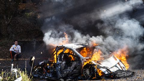 ВИДЕО ⟩ Машина участника ралли Япония сгорела дотла