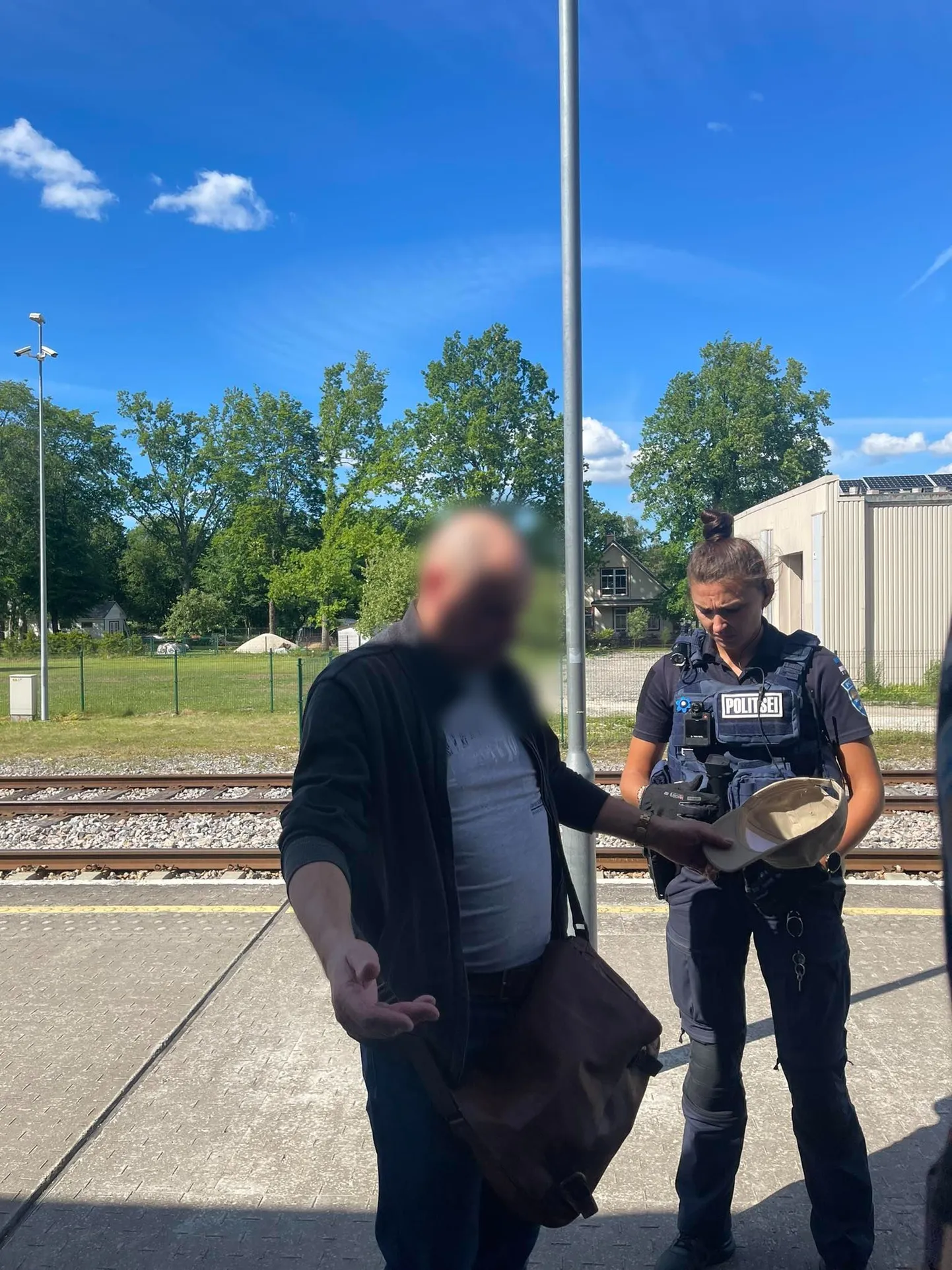 В Эстонии с поезда сняли мужчину, который прославлял Гитлера