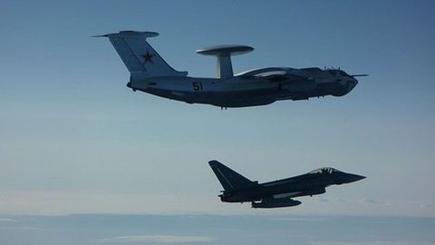 Российский военный самолет нарушил воздушное пространство Швеции