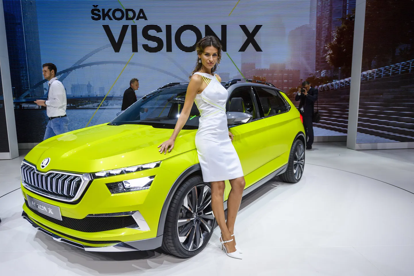 Концепт-кар Vision X на Женевском автосалоне.