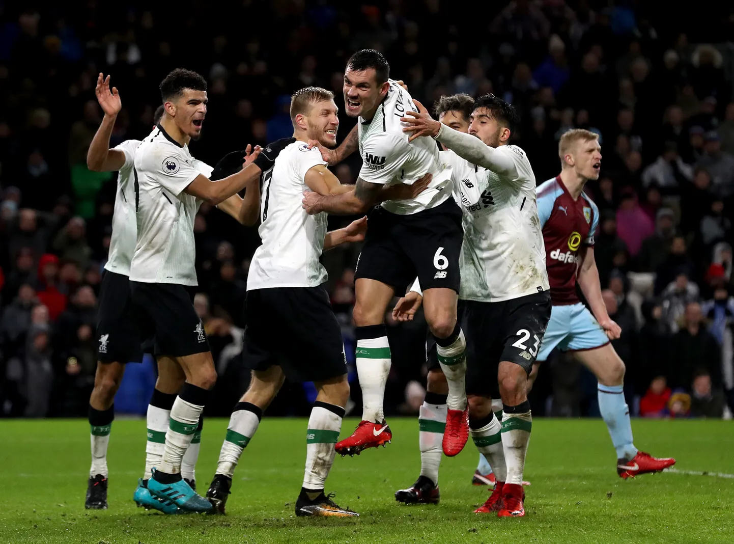 Liverpooli endised mängijad Ragnar Klavan ja Dejan Lovren esiplaanil.