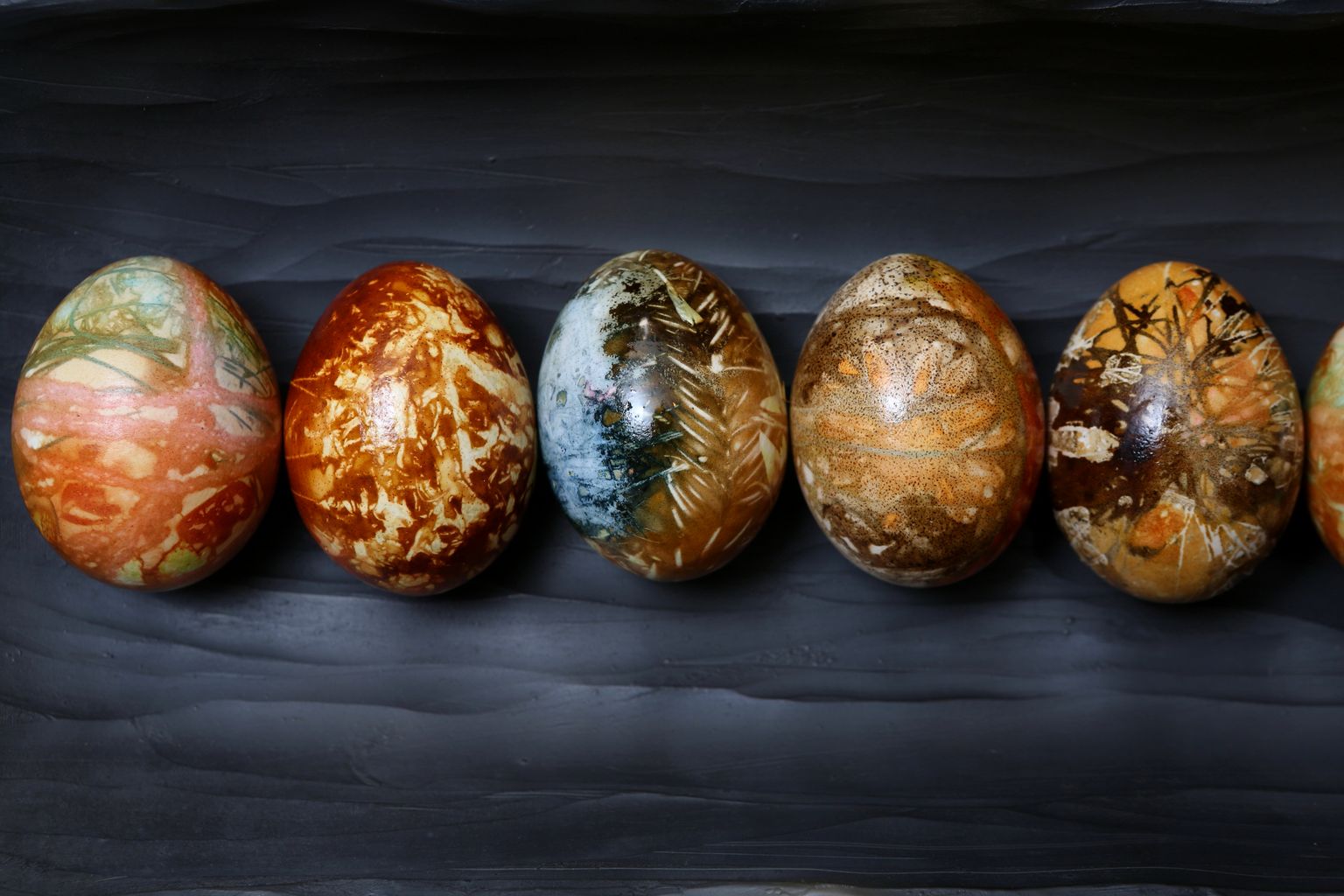 Raibas Lieldienu olas. Ilustratīvs attēls.