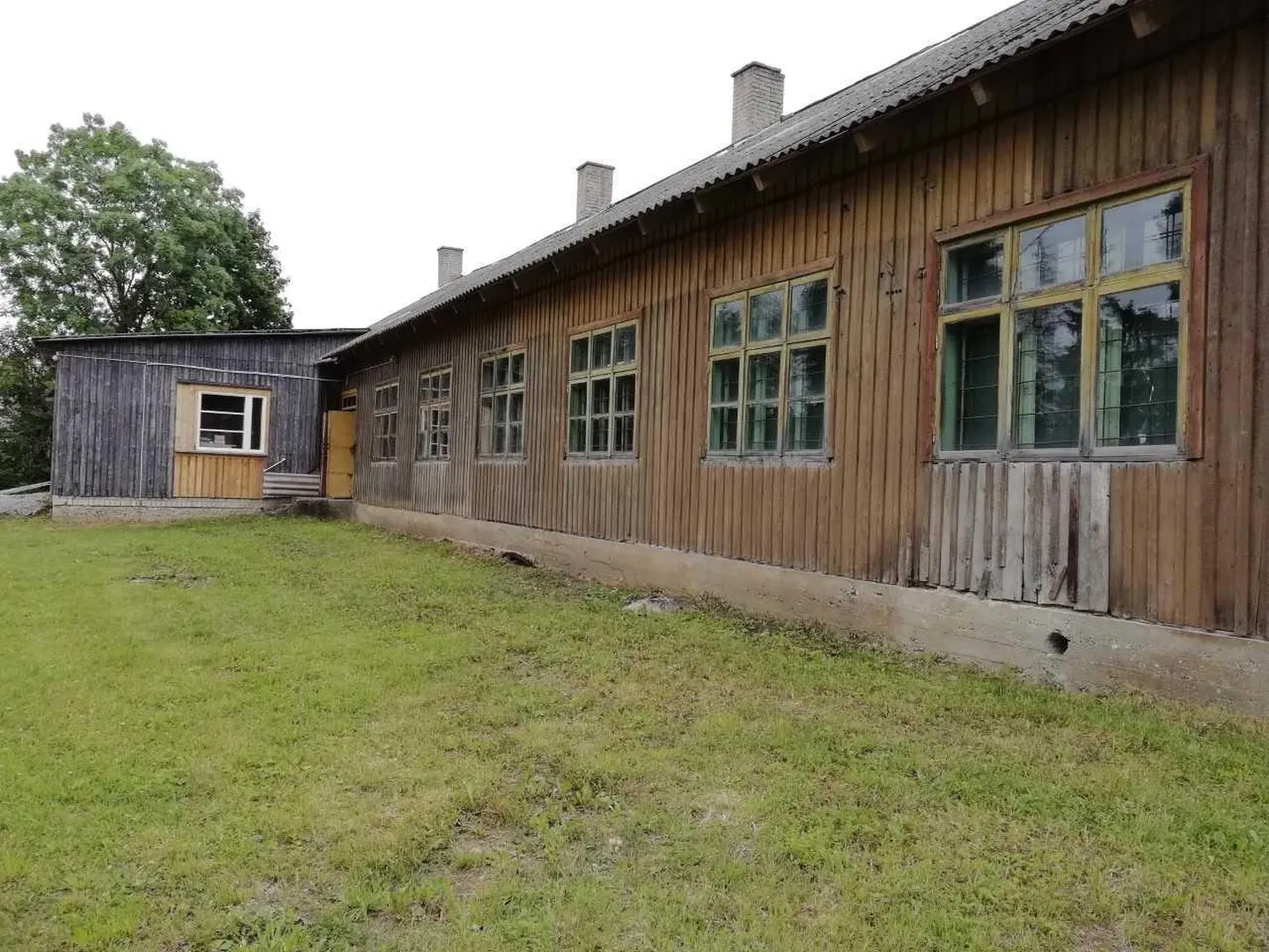 Uduvere vanas villavabrikus näeb Pärnu-Jaagupi aleviteatri Rändtirtsud suvelavastust.