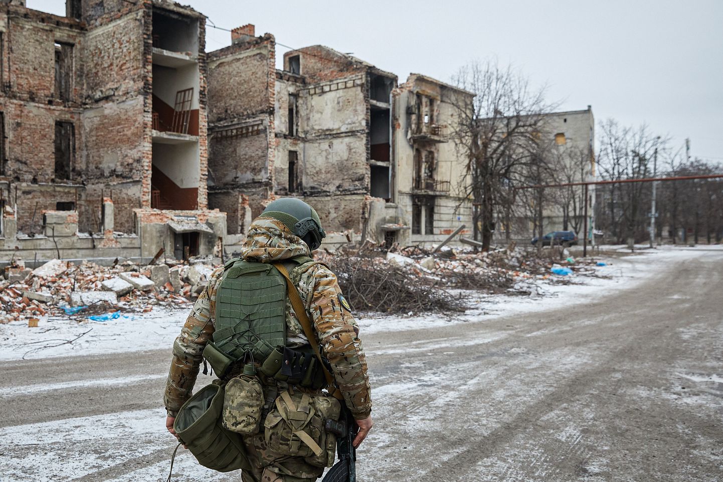 Ukraina sõdur rinde lähistel Donbassis.