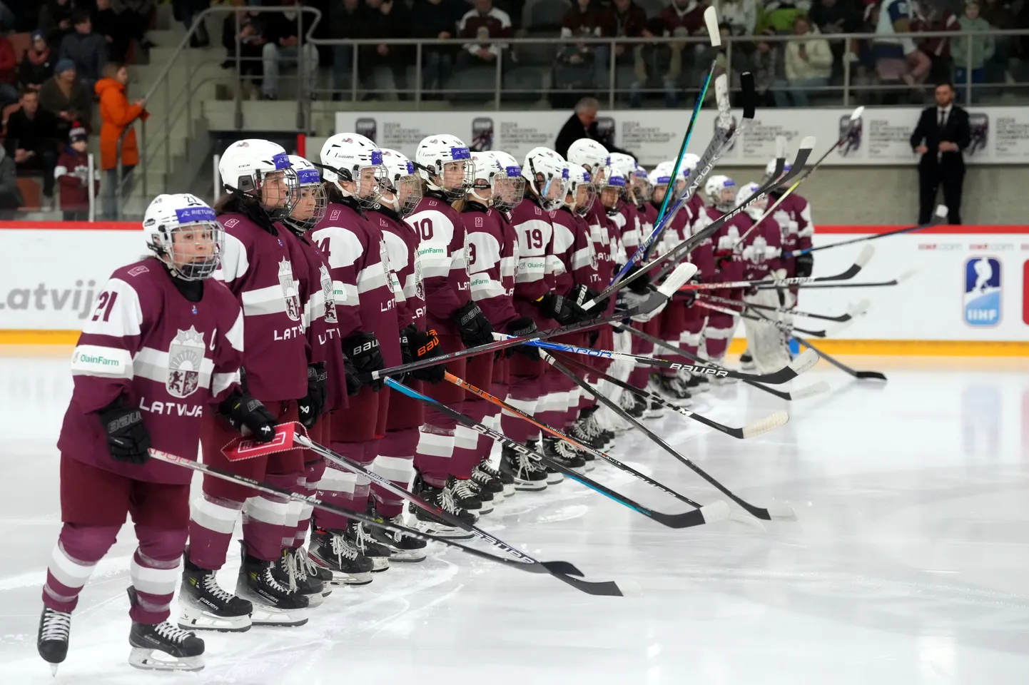Sieviešu pasaules čempionāta spēle hokejā starp Latvijas un Slovēnijas valstsvienībām "Volvo" ledus hallē.