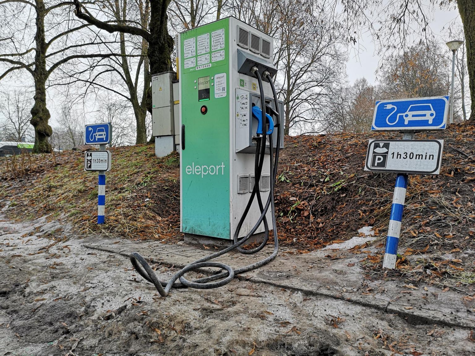 Sõiduautode elektri­laadimis­taristu arendamine on Eestis antud erasektorile.
