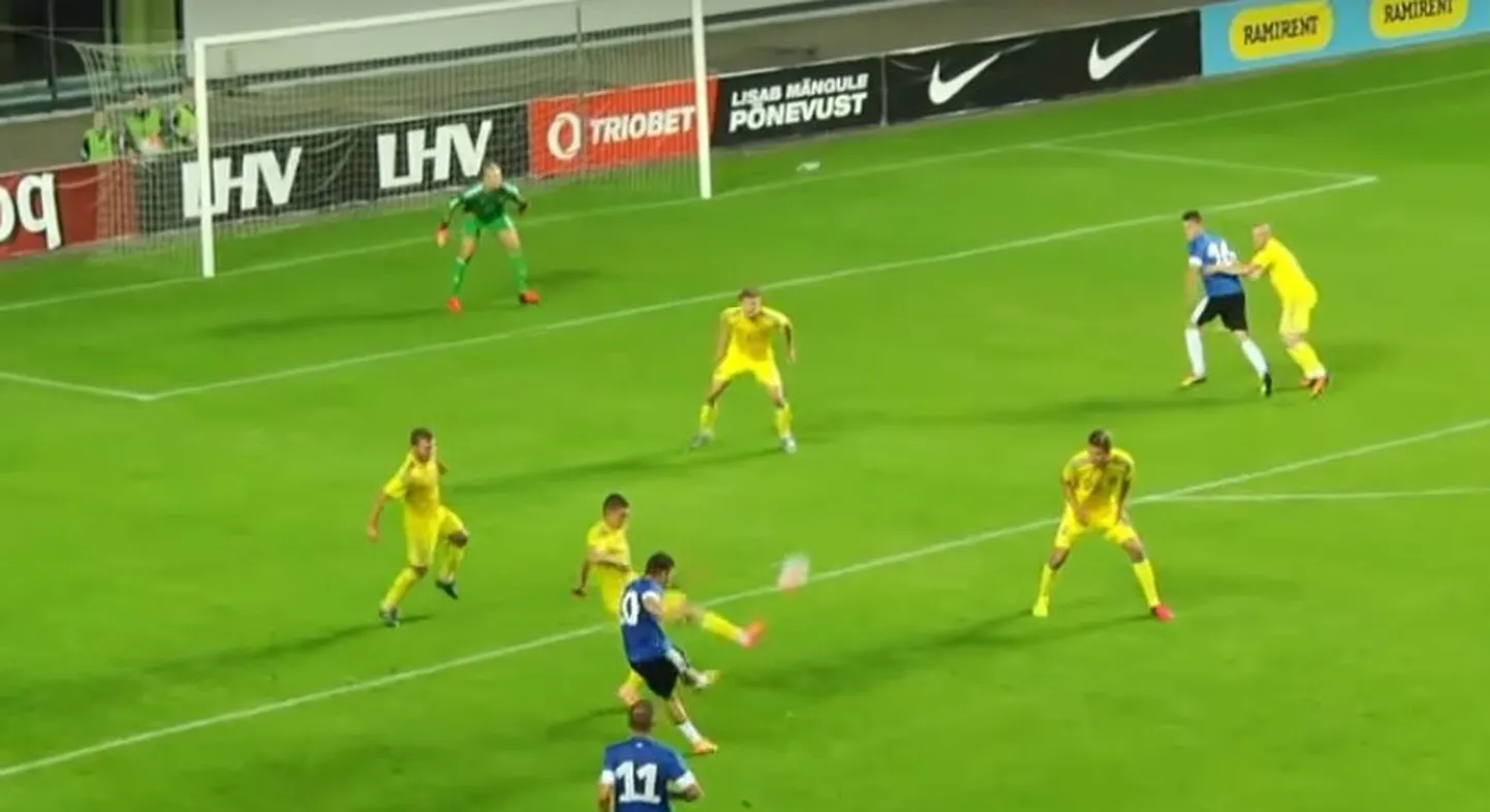 Svjatoslav Jakovlev saatis Ukraina väravasse ilusa kauglöögi.