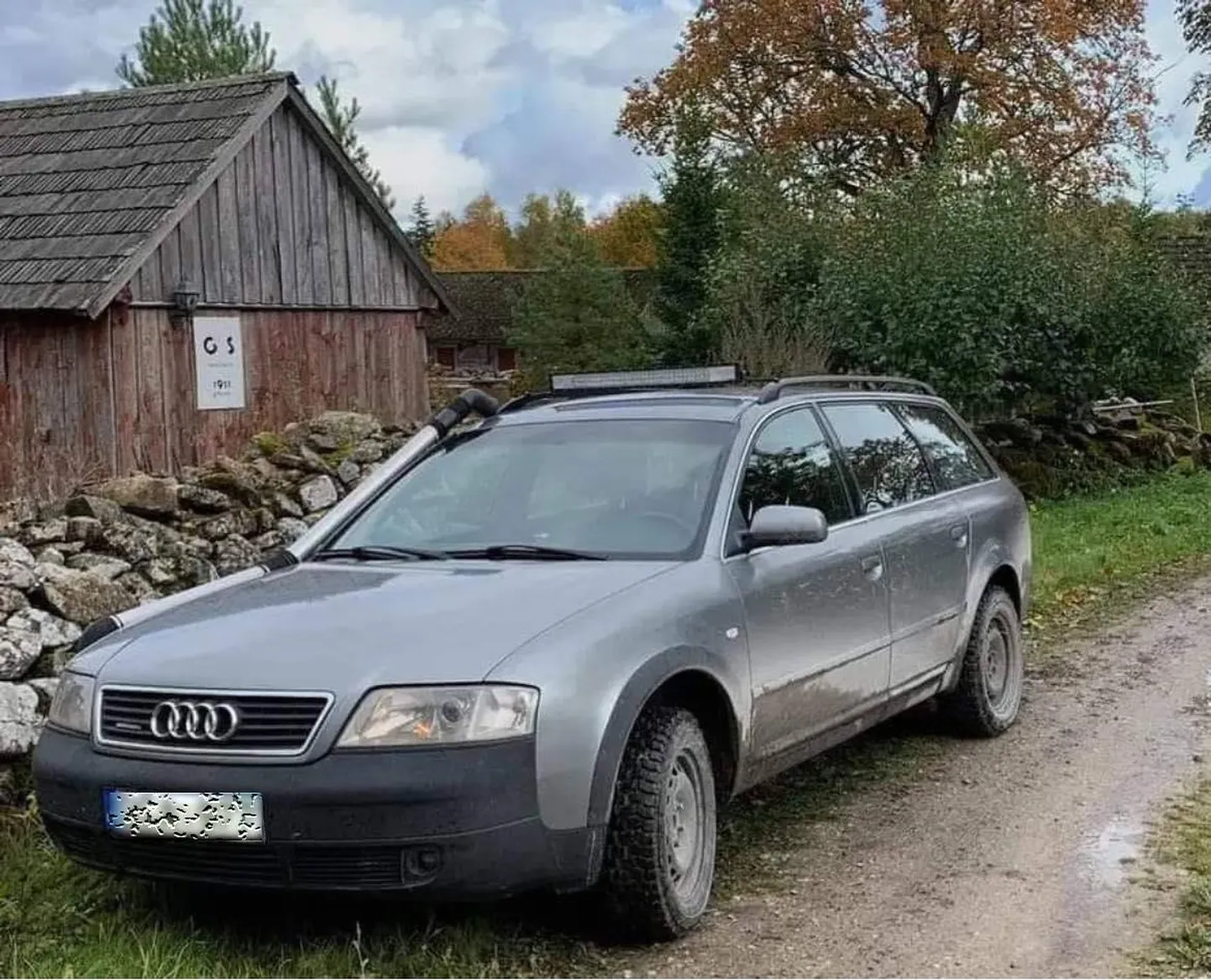 Leedu numbrimärkidega halli Audit nähti liikumas mitmes Pärnumaa vallas.