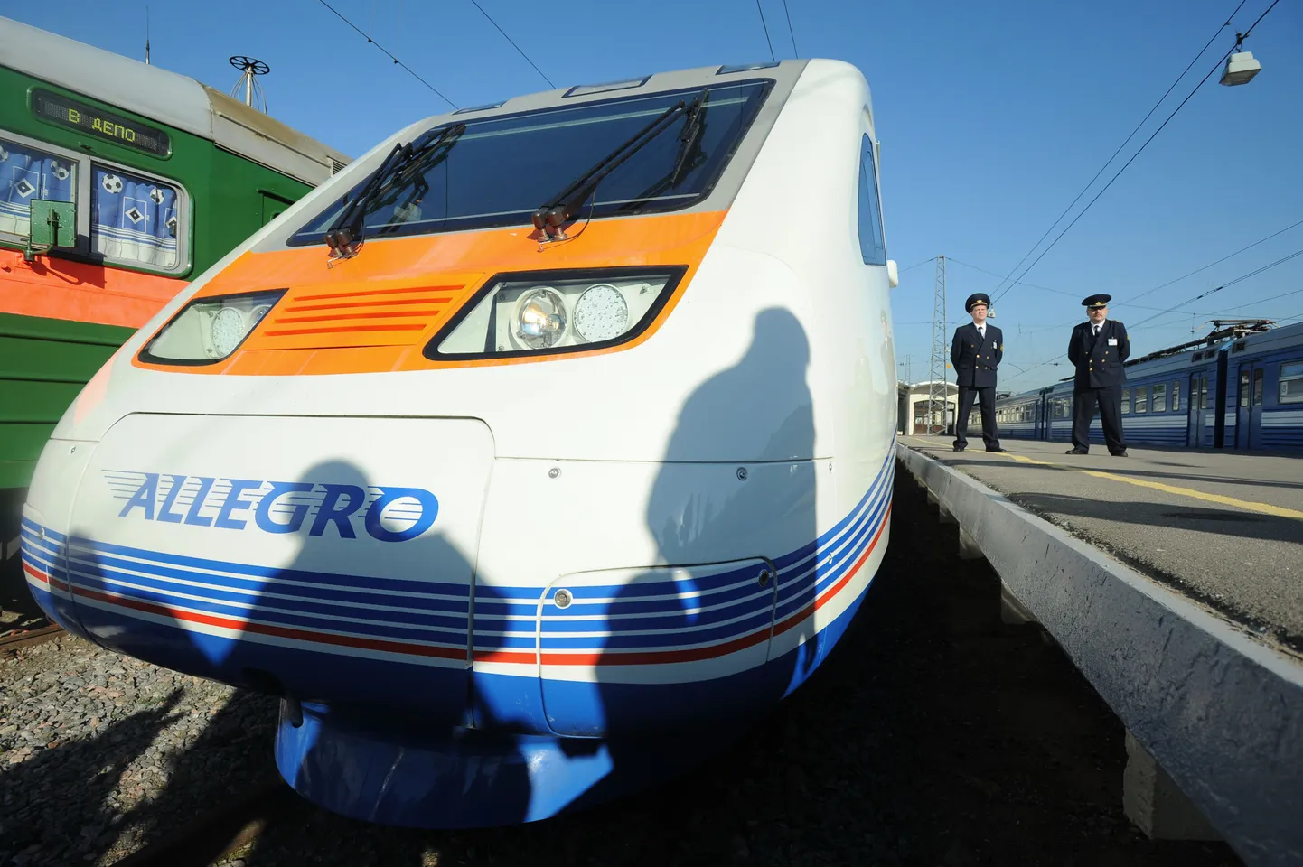 Скоростной поезд Allegro.