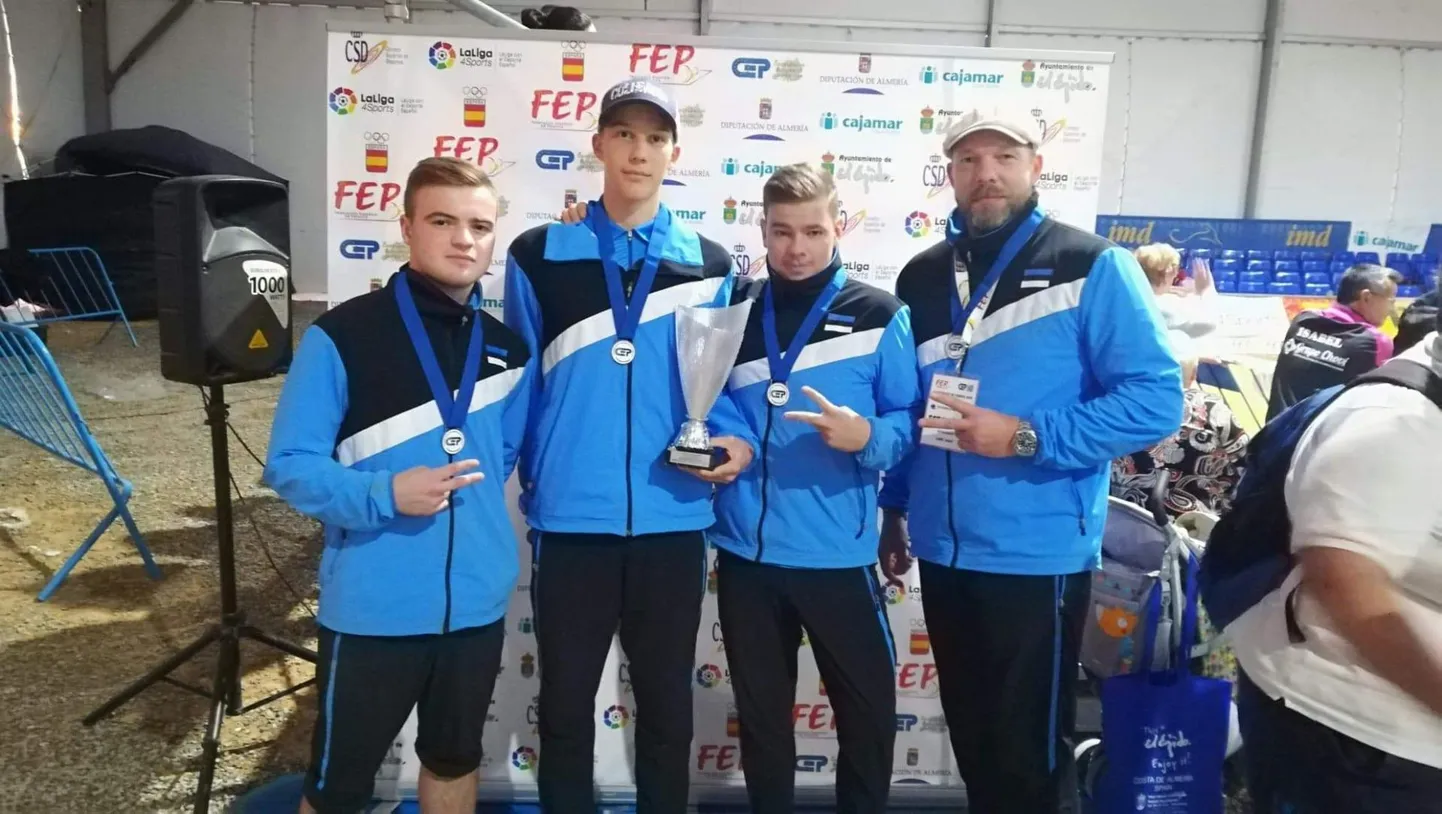 Eesti U-23 petanki võistkond sai Rahvuste karika arvestuses hõbemedali. Vasakult Kaur Kangur, Harry Lusbo, Kevin Kangur ja treener Aigar Lusbo.