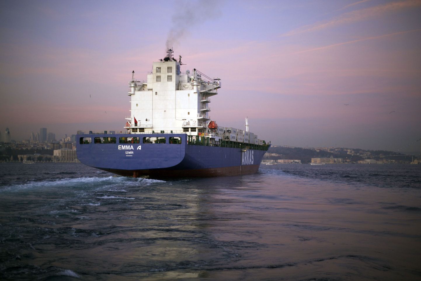 Naftatanker Bosporuse lahes. Pilt on illustratiivne.