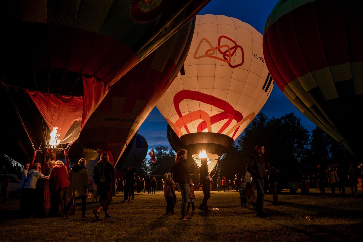 Siguldā ar Gaisa balonu festivālu turpinās Mīlētākās pilsētas svētki