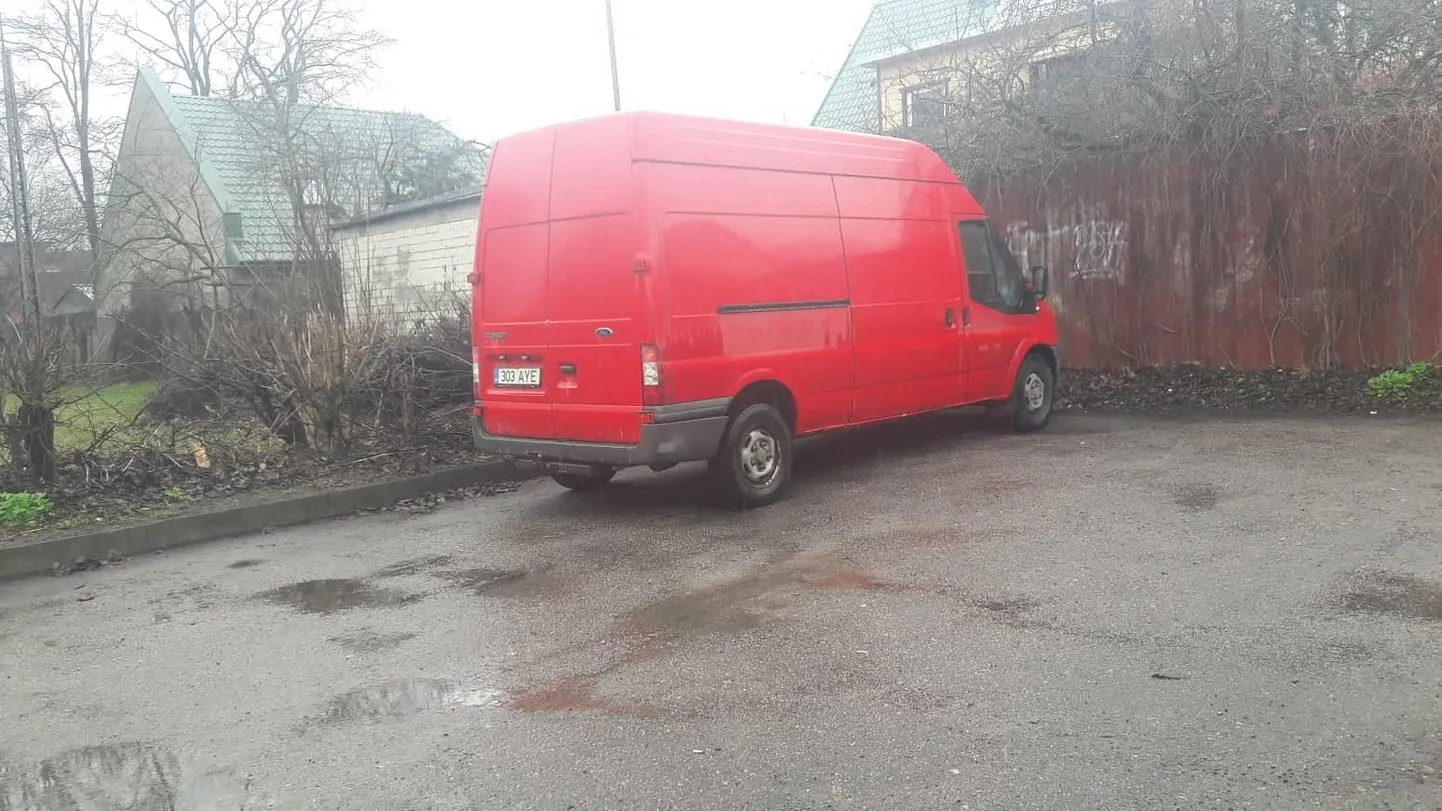Eile hommikul seisis katusemüüjate kasutuses olnud kaubik juba Tallinnas.
