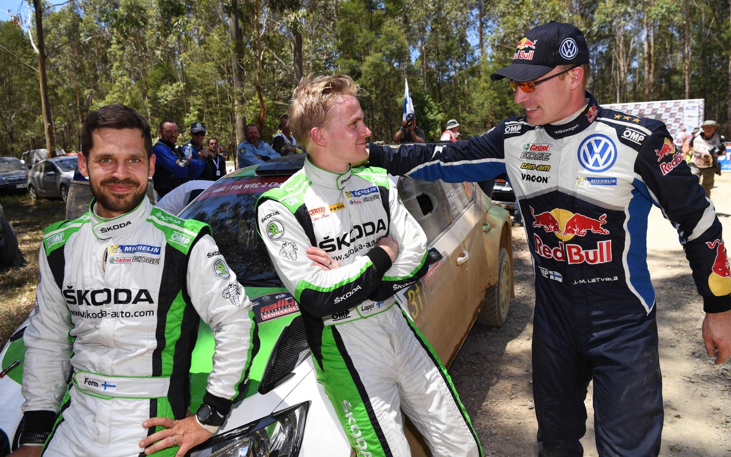 Esapekka Lappi (keskel) võitis mullu Škodaga sõites WRC2-sarja.