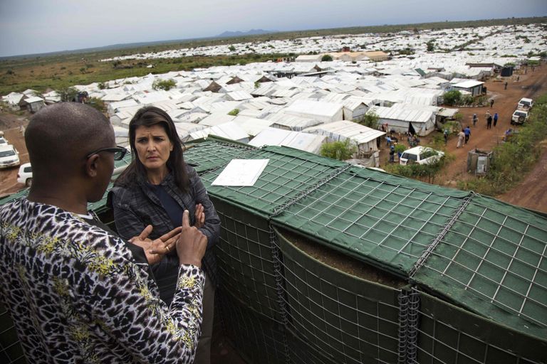 Nikki Haley põgenikelaagris. /ALBERT GONZALEZ FARRAN/AFP/SCANPIX.