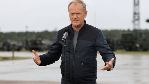 Tusks: Tramps vēlas nodot Eiropai atbildību par kara izbeigšanu Ukrainā