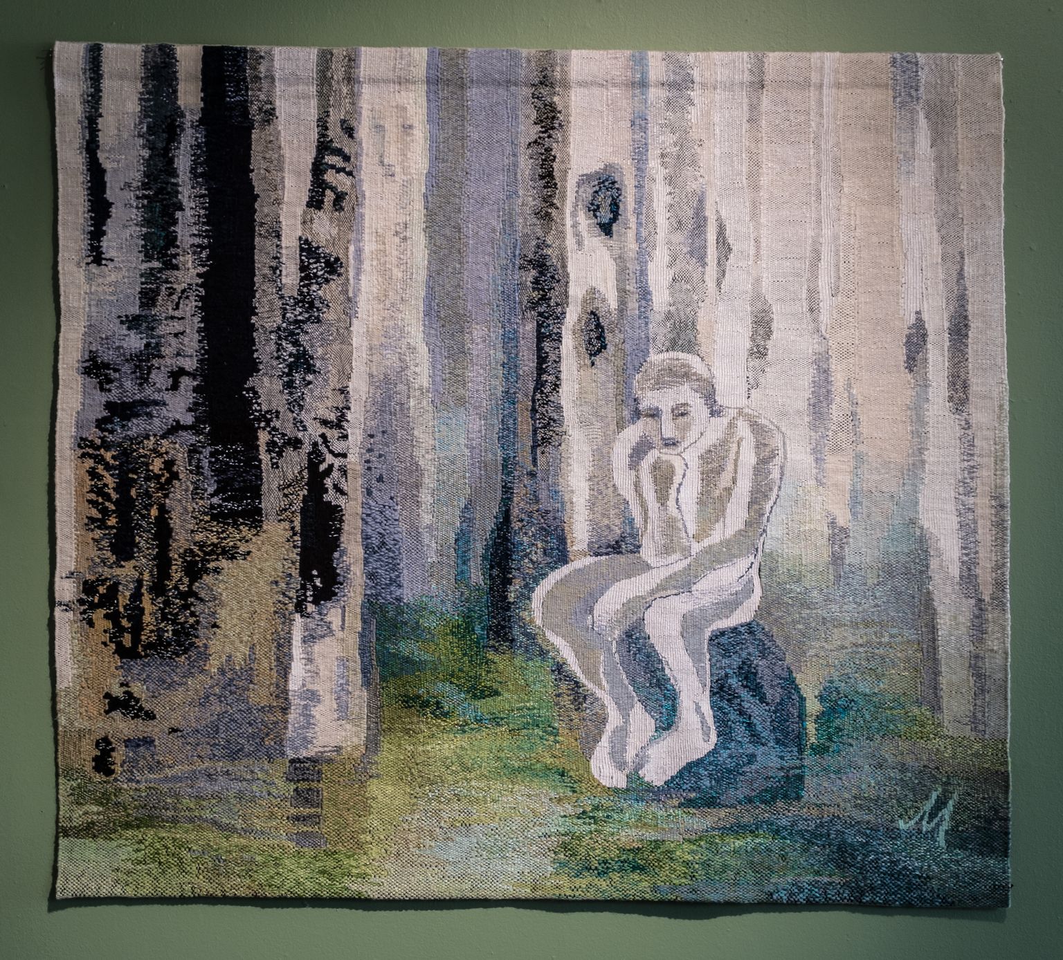 Maasike Maasik on kudunud jutustava piltvaiba «Lõimunud», kus on kujutatud meest sinimustvalges metsas mõtlemas, kas ta on ikka õiges kohas.