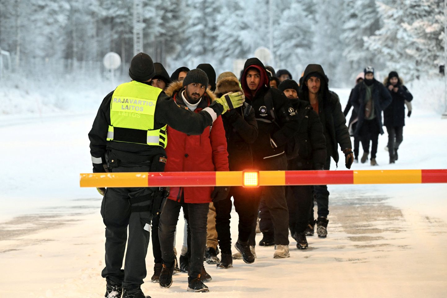 Просители убежища на финско-российской границе, 23 ноября 2023 года.