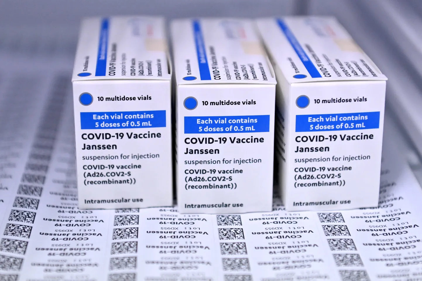 Koroonaviiruse Jansseni vaktsiin tuli algul turule tootja kinnitusega, et kaitseks piisab ühest süstist.