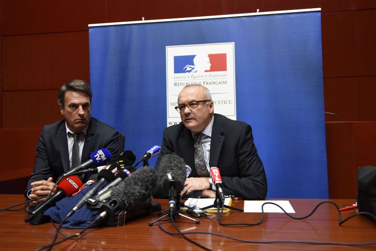 Prantsuse politsei kriminaaluurimise osakonna juht Gilles Soulie(vasakul) ja prokurör Pierre Sennes