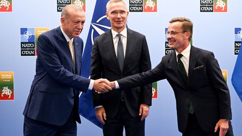 Stoltenberg: Türgi toetab Rootsi taotlust NATOsse!