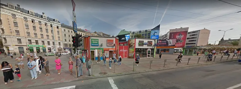 Пока на картах Google это место выглядит по-старому.