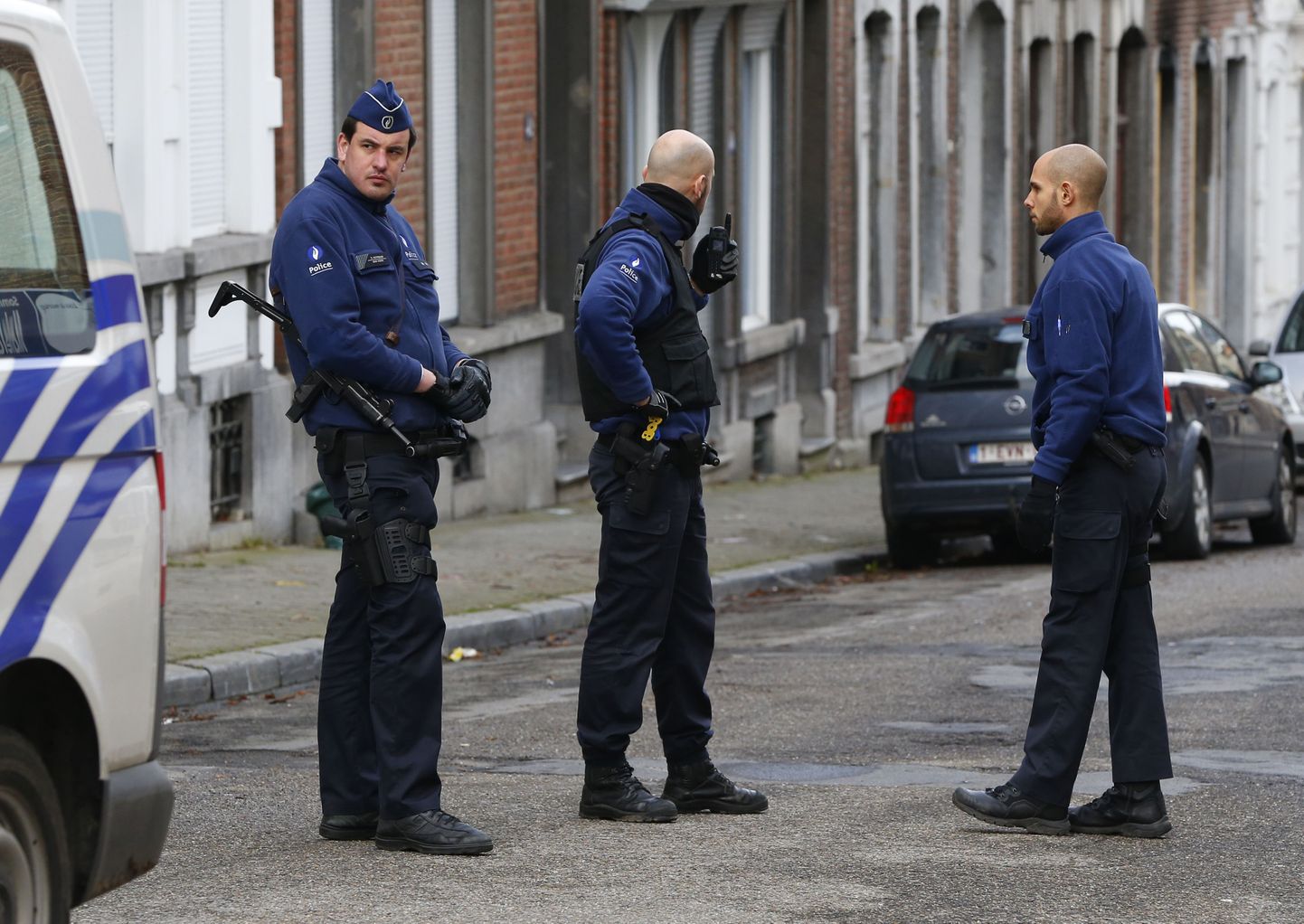 Politseinikud 16. jaanuaril 2015 Verviers'is. ELi terroritõrjejuht kutsus ühenduse piirivalveagentuuri Frontex suuremale valvsusele, öeldes, et pühasõdalased võivad saabuda põgenikena esinedes.