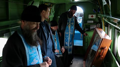 Lendavad preestrid käisid Venemaal üleujutusi tõrjumas