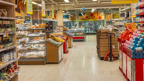 Lai cīnītos pret pārtikas cenu kāpumu, Zviedrijā uz laiku tiks samazināts PVN