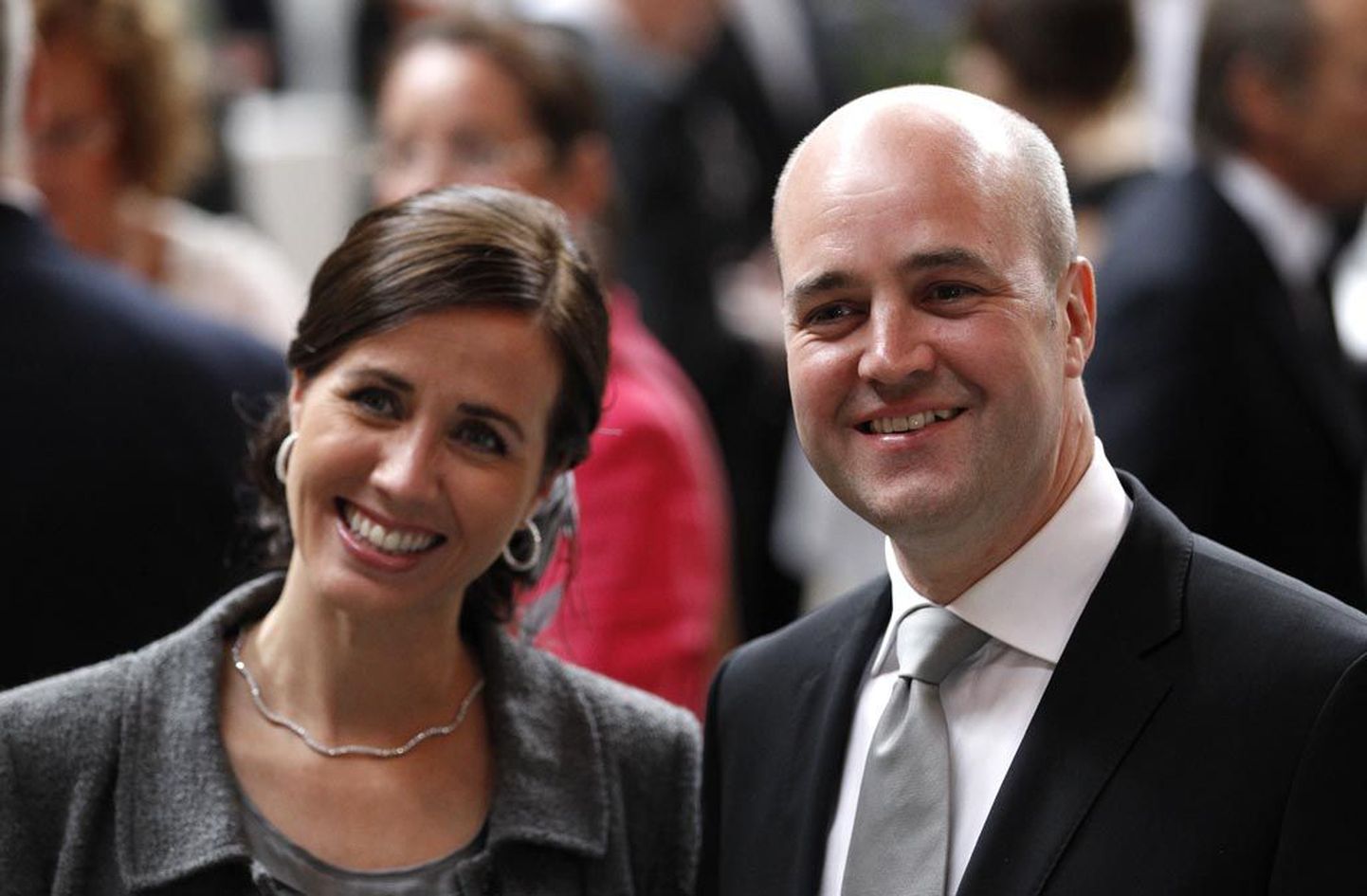 Rootsi peaministrit Fredrik Reinfeldti (fotol koos abikaasa Filippaga) toetab enne valimisi üle 60 protsendi rootslastest, mis näitab tema populaarsust rahva hulgas.