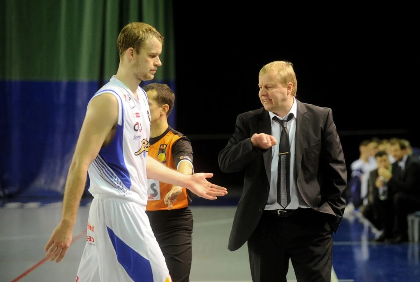Peatreener Aivar Kuusmaa (paremal) polnud Joosep Toome mänguga rahul.