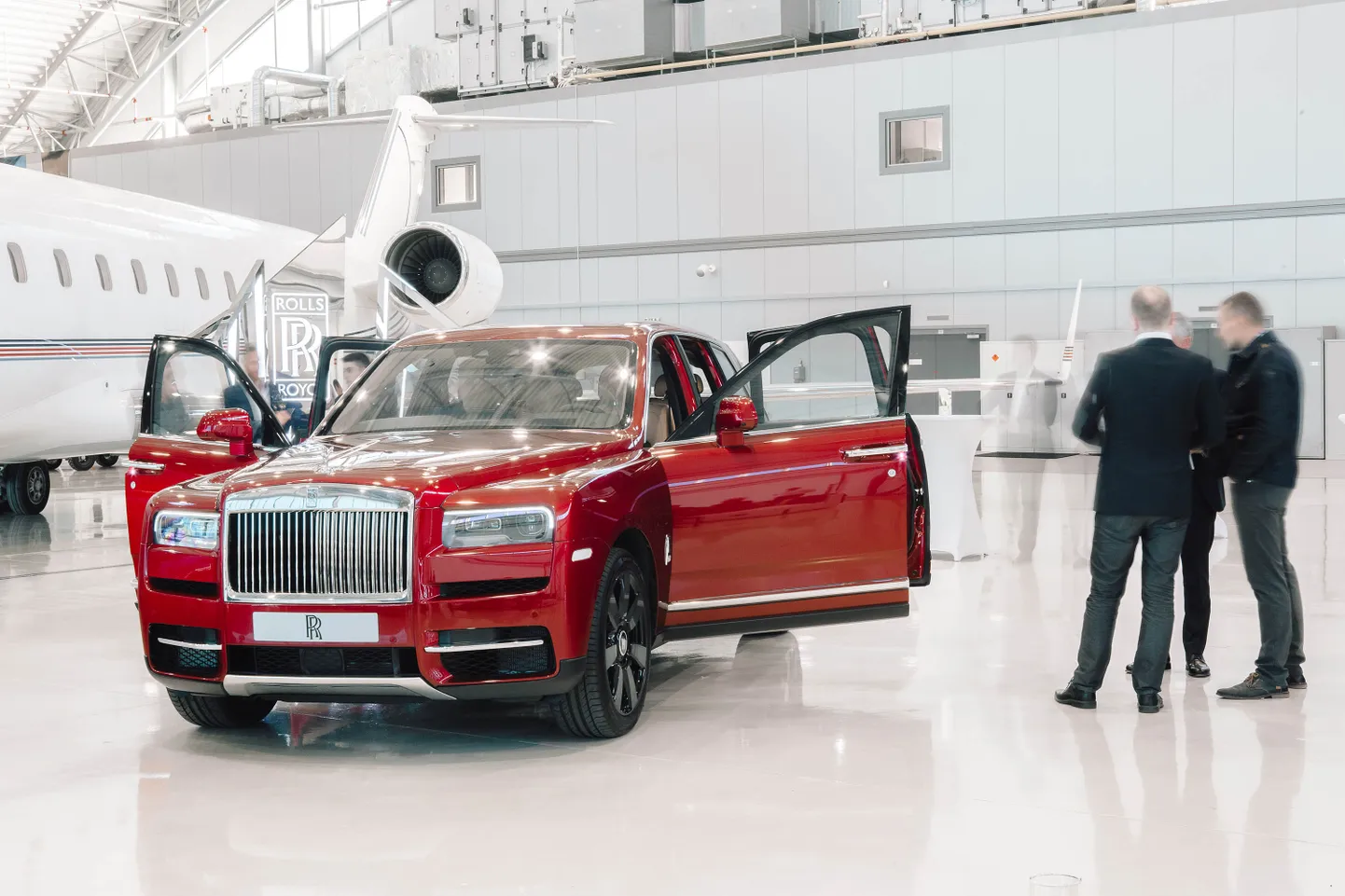 Rolls-Royce Cullinan prezentācija Rīgā