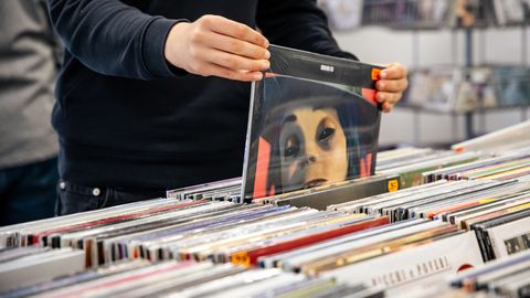 Record store opens in Pärnu, bringing back vinyl and cassettes