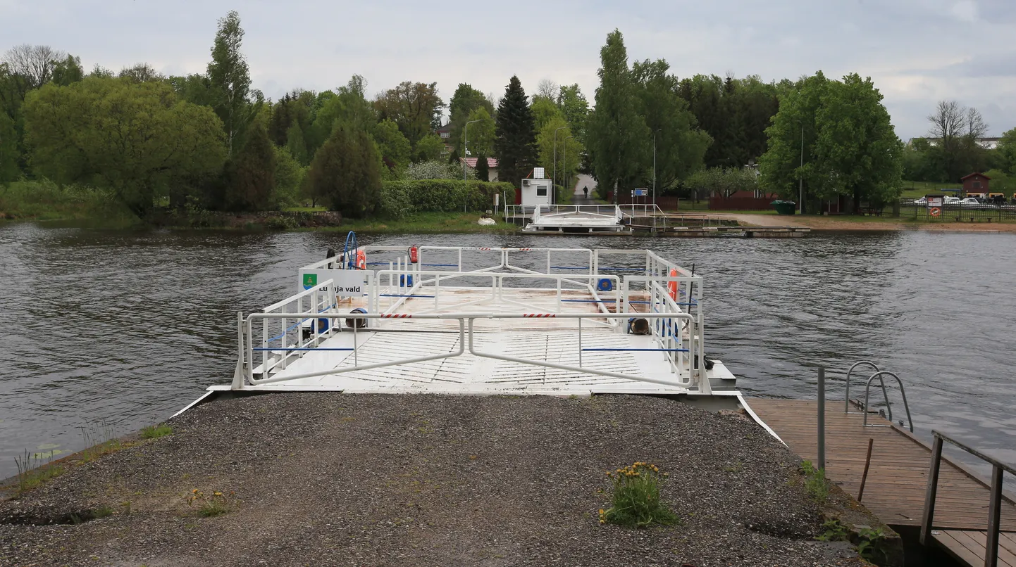Kavastu parv on juba üle saja aasta viinud rahvast üle Emajõe. Tänavu tuleb hooaeg vahele jätta.