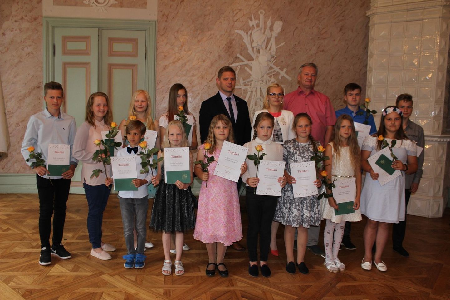 Stipendiumi pälvinud Roosna-Alliku põhikooli õpilased.