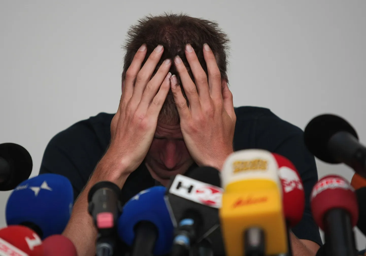 Itaallane Alex Schwazer tunnistas pressikonverentsil üles, miks ja kuidas veredopingut kasutas.